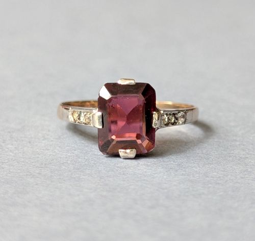 ANTIQUE 9CT GOLD ALMANDINE GARNET RING