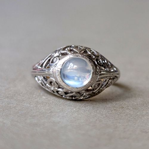 ANTIQUE 9CT GOLD AND SILVER MOONSTONE RING