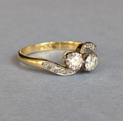 ANTIQUE 18CT GOLD PLATINUM DIAMOND 'TOI ET MOI' ENGAGEMENT RING - ADDITIONAL PHOTO 1
