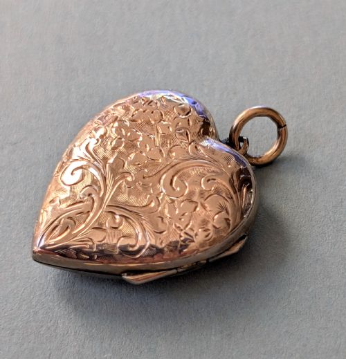 ANTIQUE 9CT ROSE GOLD B F HEART LOCKET - ADDITIONAL PHOTO 4