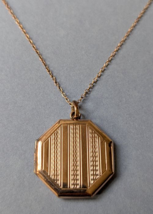 Antique 9ct Rose Gold Octagonal Locket C1940