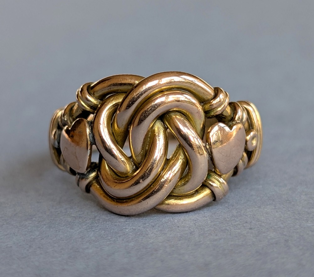 Heavy Edwardian 9ct Gold Lovers knot ring c1909