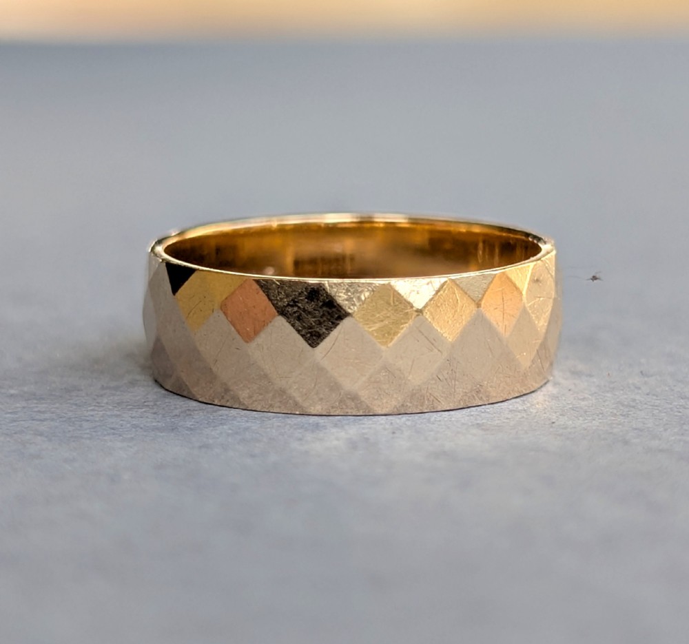 Vintage 9ct Gold wedding band ring c1968 View IX