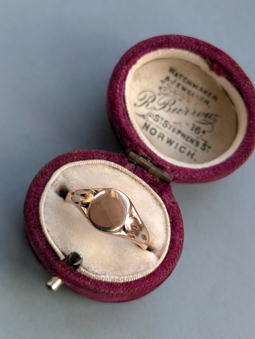 Antique 9ct rose gold signet ring, Wedding Band c1911 View IX