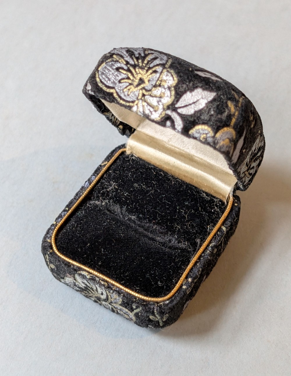 Rare Antique Jewellery ring box BRAVINGTONS View IV