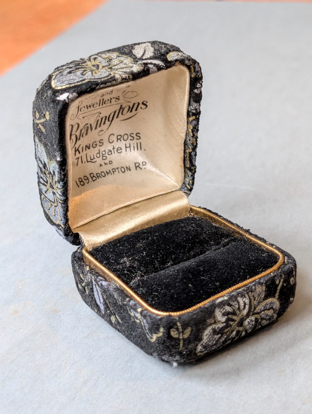 Rare Antique Jewellery ring box BRAVINGTONS View VII