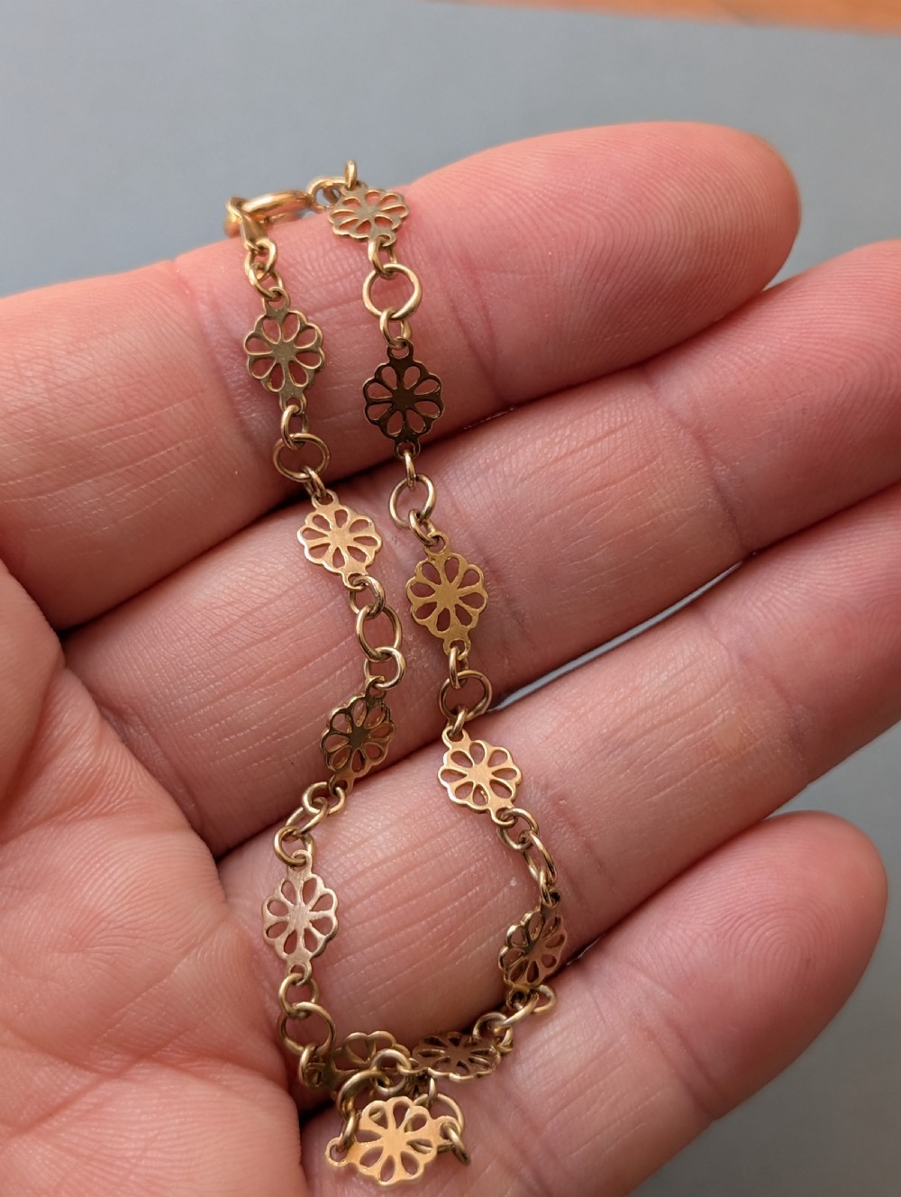 Vintage Solid 9ct Gold fancy link bracelet View VIII