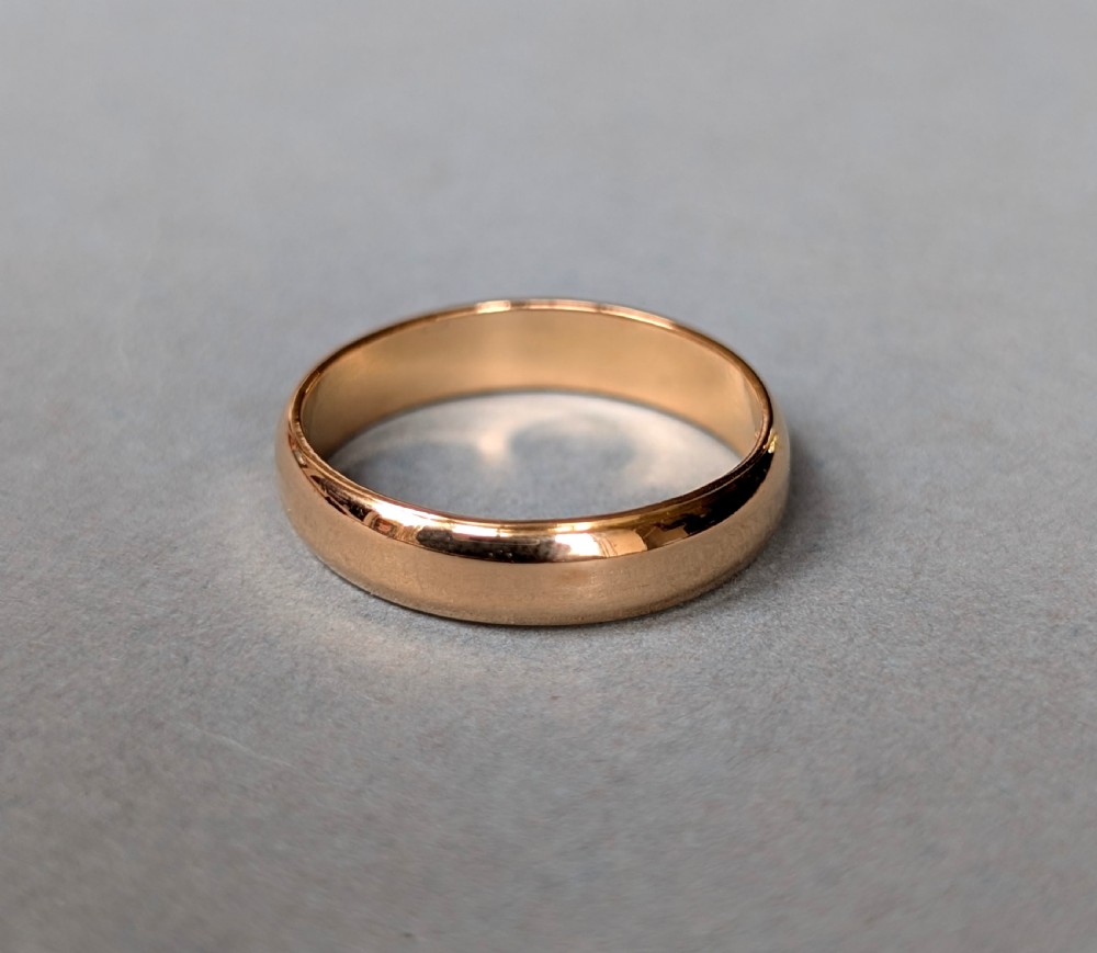 Antique 22ct Gold Wedding Band c1916 View II