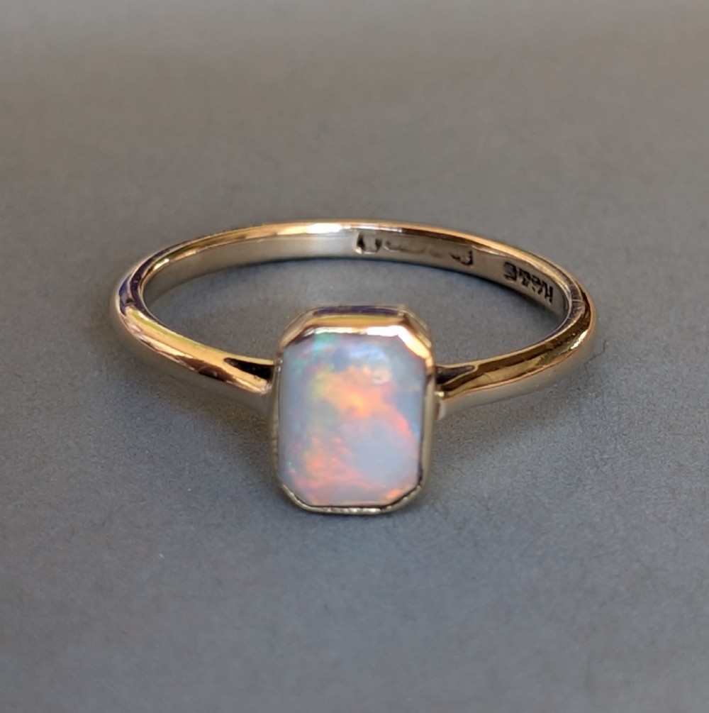 Art Deco 9ct Opal Ring Solitaire Ring c1927 View II
