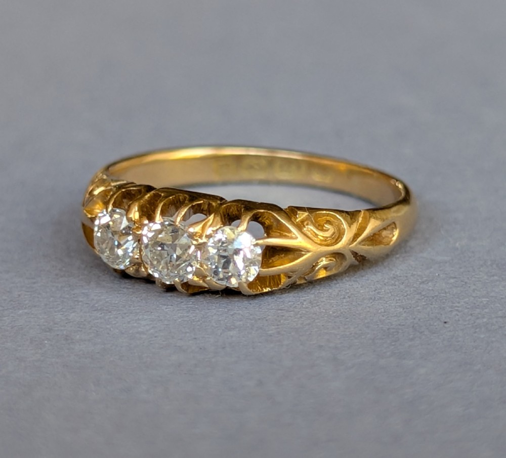 Edwardian 18ct gold old cut diamond gypsy ring View VII