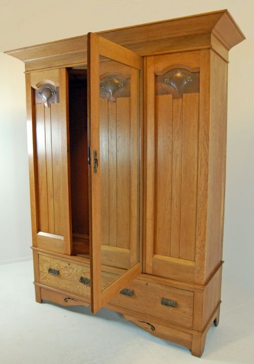 fig 3. Edwardian Oak Wardrobe Linen Press Antique Harris Lebus