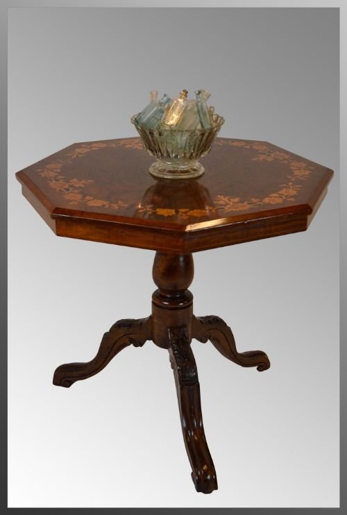 Walnut Octagonal Hall Tripod Table Sidetea Occasional
fine Marquetry with Walnut Tulipwood Yew Inlay Detail