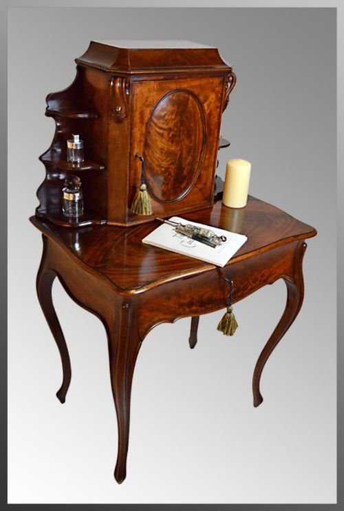 Bonheur-du-jour Desk Bureaux Davenport Bureau Cheveret
rare & Stunning Desk Cabriole Legs Superb Condition