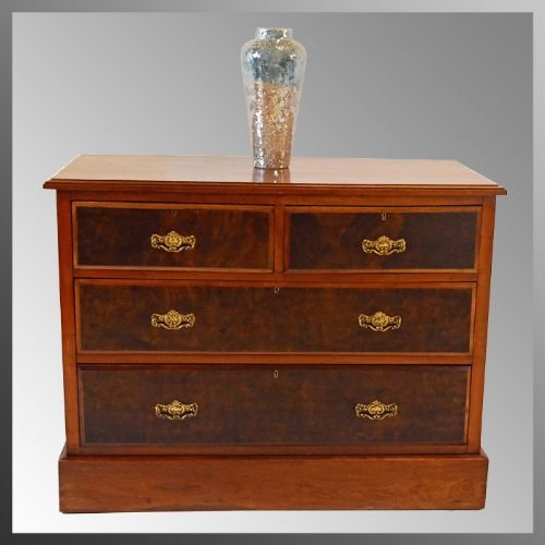 Chest of Drawers Antique Walnut Edwardian C1910
burr Walnut Veneer - Excellent Condition - Useful Size