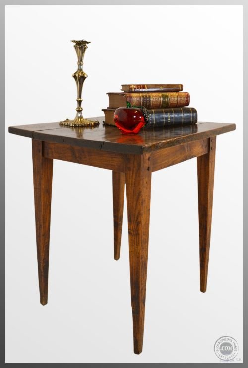 Antique Elm & Ash Coffee Occasional Side Lamp Table
superb Small Country Table - Taper Legs - Lovely Colour