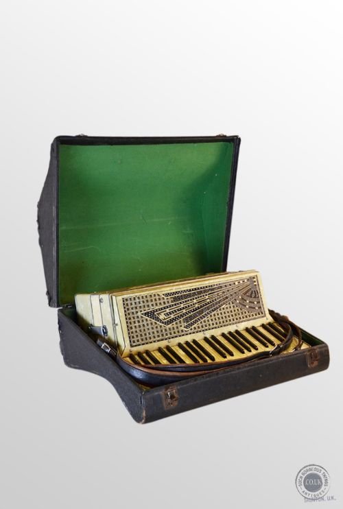 Vintage Soprani Settimo Cardinal Accordion 120 Stradella Base & Case C1940