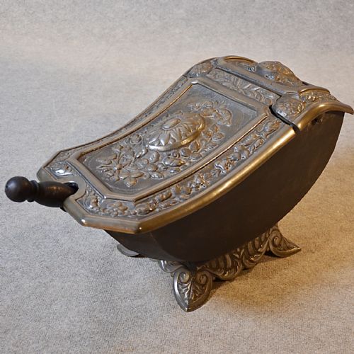 Antique Log Bucket Coal Helmet Scuttle Fire Side Cast Iron Art Nouveau C1890