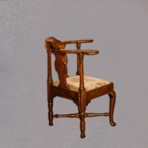 fig 2. Late Georgian Corner Elbow Chair, c.1790