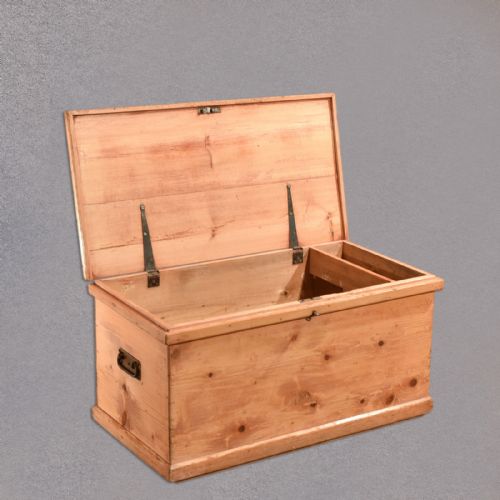 fig 2. Victorian Pine Carriage Travel Trunk, c.1890
