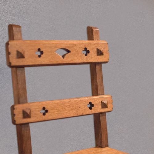 fig 1. Arts & Crafts English Oak Chair, c.1900