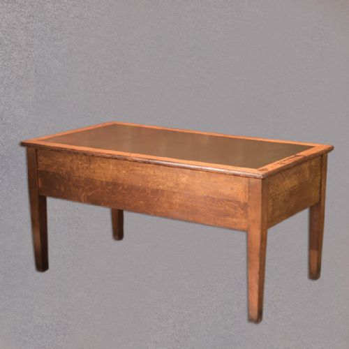 fig 2. George V Oak Government Desk, c.1930