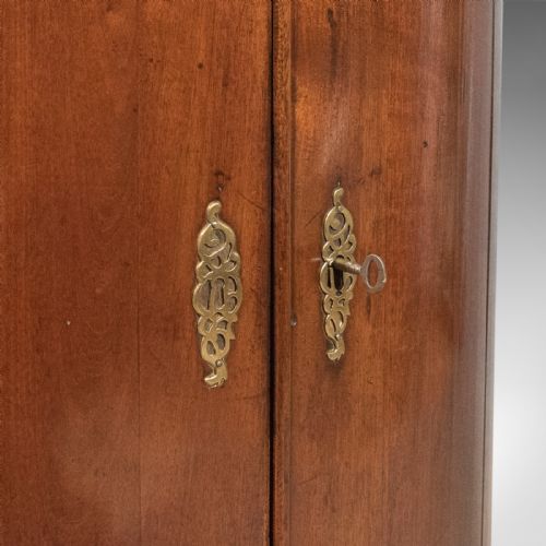 fig 4. Bow Fronted Antique Corner Cabinet, Georgian c.1725