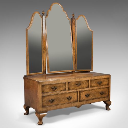 Walnut Dressing Table in the Queen Anne Taste, Bartholomew & Fletcher C.1915