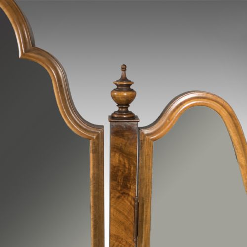 fig 3. Walnut Dressing Table in the Queen Anne Taste, Bartholomew & Fletcher c.1915