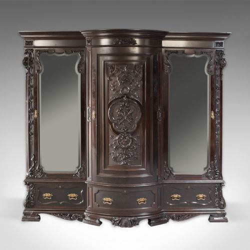 fig 2. Very Large Victorian, English, Antique Wardrobe. Compactum in Mahogany, c.1870