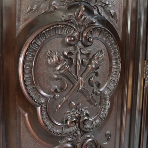fig 3. Very Large Victorian, English, Antique Wardrobe. Compactum in Mahogany, c.1870