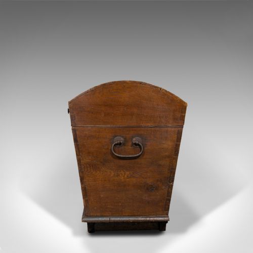 LARGE ANTIQUE SHIPPING CHEST ENGLISH OAK CARRIAGE TRUNK GEORGIAN CIRCA 1800 - ADDITIONAL PHOTO 4