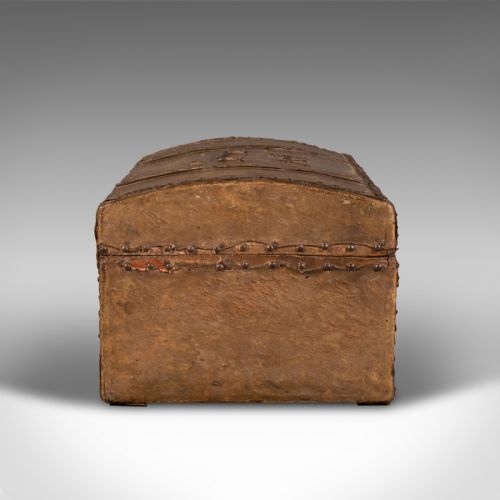 SMALL ANTIQUE DOME TOP CHEST SPANISH LEATHER DECORATIVE TRUNK GEORGIAN 1750 - ADDITIONAL PHOTO 1