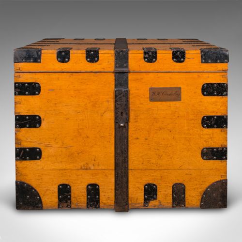 LARGE ANTIQUE STORAGE TRUNK ENGLISH OAK IRON BOUND SILVER CHEST VICTORIAN - ADDITIONAL PHOTO 2