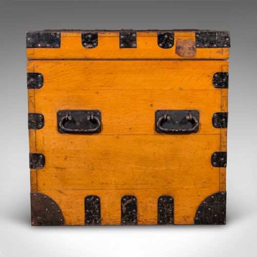 LARGE ANTIQUE STORAGE TRUNK ENGLISH OAK IRON BOUND SILVER CHEST VICTORIAN - ADDITIONAL PHOTO 3