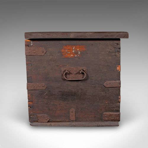 ANTIQUE STUDDED ZANZIBAR CHEST AFRICAN CARRIAGE TRUNK VICTORIAN CIRCA 1850 - ADDITIONAL PHOTO 2