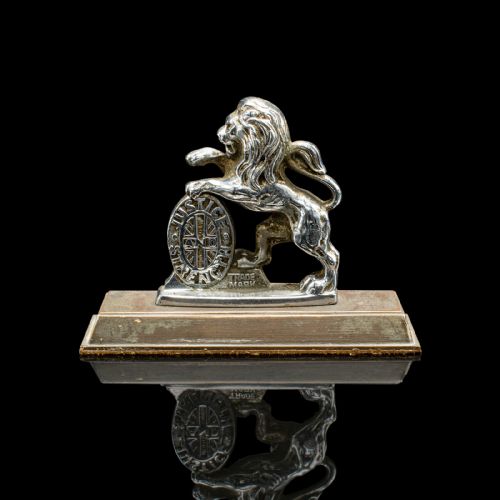 SMALL ANTIQUE LION PAPERWEIGHT ENGLISH ANIMAL FIGURE PATRIOTIC GRILLE MASCOT - ADDITIONAL PHOTO 1
