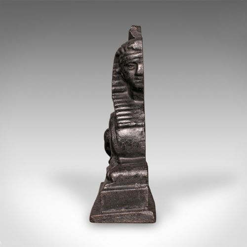 ANTIQUE EGYPTIAN REVIVAL DOORSTOP ENGLISH CAST IRON SPHINX REGENCY CIRCA 1830 - ADDITIONAL PHOTO 3