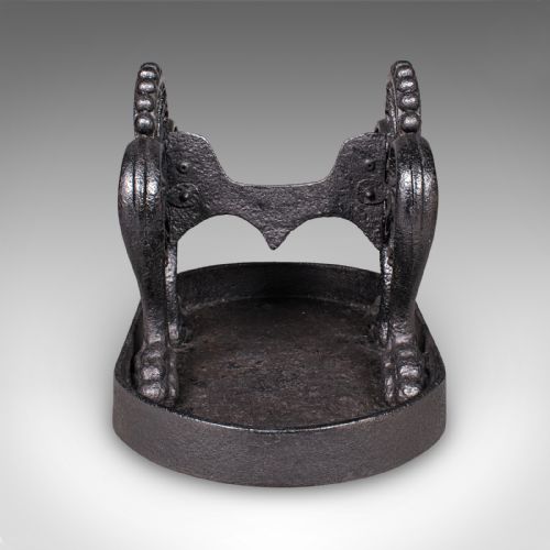 LARGE ANTIQUE TOWNHOUSE BOOT SCRAPER ENGLISH SHOE PULL GEORGIAN CIRCA 1750 - ADDITIONAL PHOTO 1
