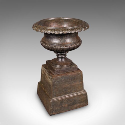 PAIR OF ANTIQUE GARDEN PLANTERS ENGLISH OUTDOOR DISPLAY URN VICTORIAN C1850 - ADDITIONAL PHOTO 1