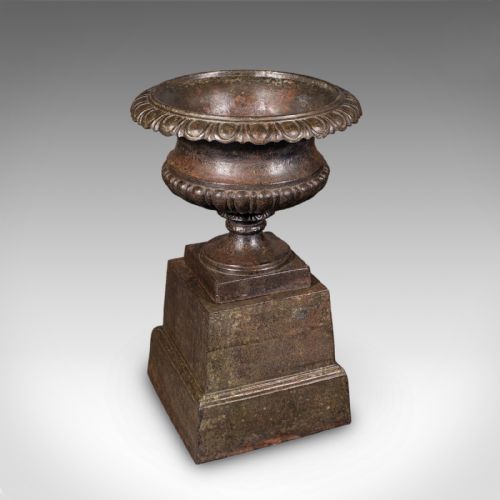 PAIR OF ANTIQUE GARDEN PLANTERS ENGLISH OUTDOOR DISPLAY URN VICTORIAN C1850 - ADDITIONAL PHOTO 2