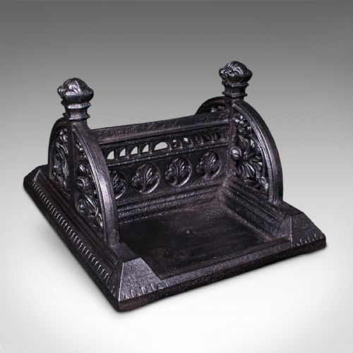 ANTIQUE TOWNHOUSE BOOT SCRAPER ENGLISH CAST IRON SHOE PULL LATE VICTORIAN
