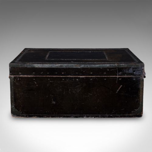 ANTIQUE WINDSOR TRUNK ENGLISH LEATHER CAMPHORWOOD CHEST HIGH VICTORIAN 1870 - ADDITIONAL PHOTO 4