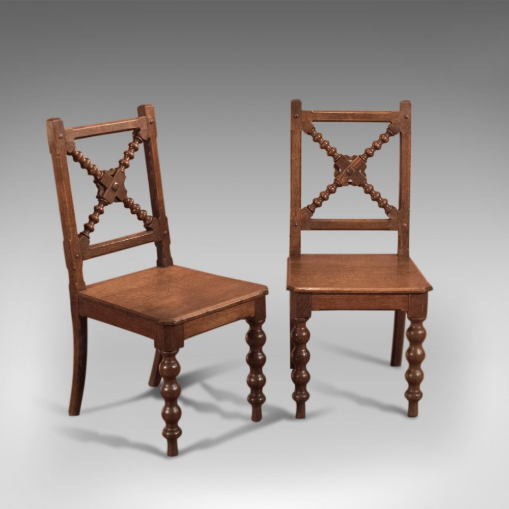 Late Victorian Pair of Oak Antique Hall Chairs