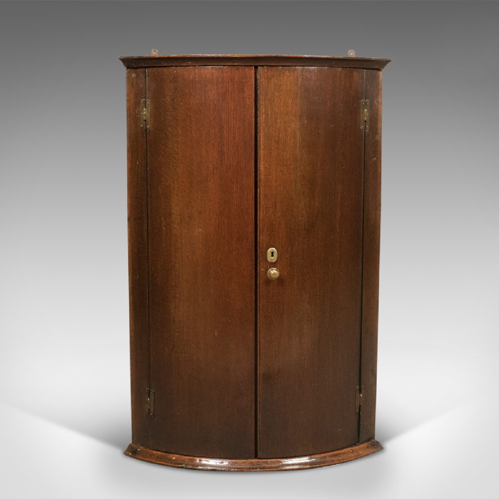 Georgian Antique Bow Fronted Corner Cabinet in Mahogany 18th century c.1780