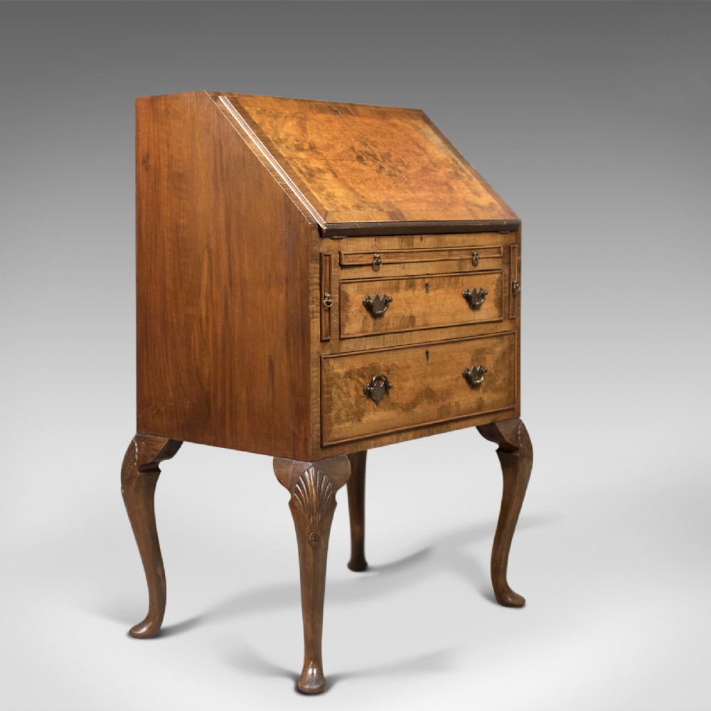 Edwardian Antique Bureau in English Queen Anne Revival Taste, Burr Walnut c.1910