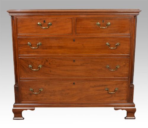 Georgian Mahogany Chest of Draws