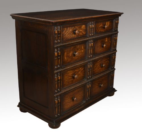 Oak Chest of Drawers