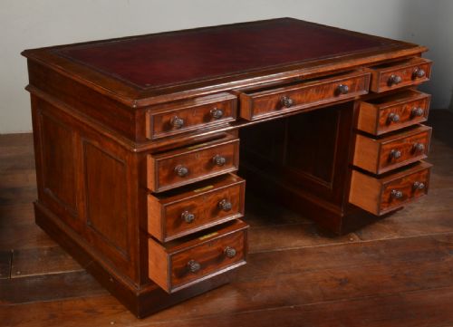 VERY FINE MAHOGANY PEDESTAL DESK STAMPED FOR JAMES WINTER SONS - ADDITIONAL PHOTO 1