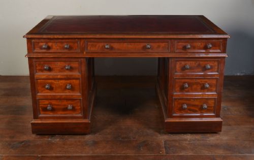 VERY FINE MAHOGANY PEDESTAL DESK STAMPED FOR JAMES WINTER SONS - ADDITIONAL PHOTO 2