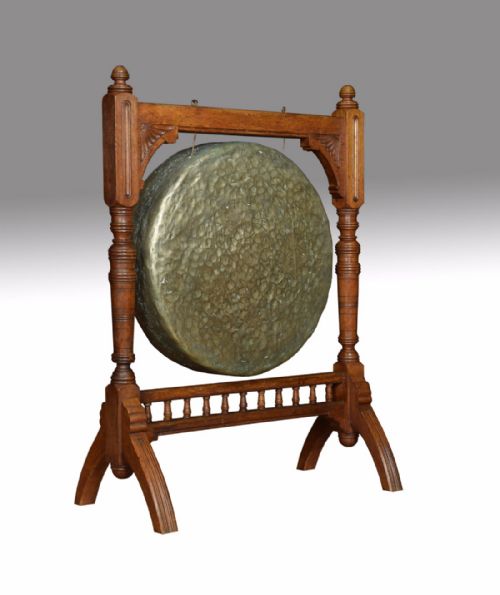 Oak Framed Diner Gong
